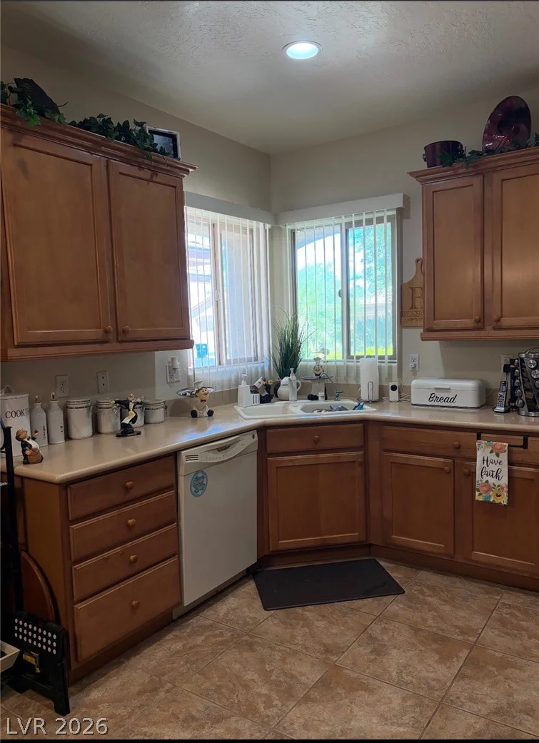 6131 Saddle Horse, Las Vegas, NV 89122