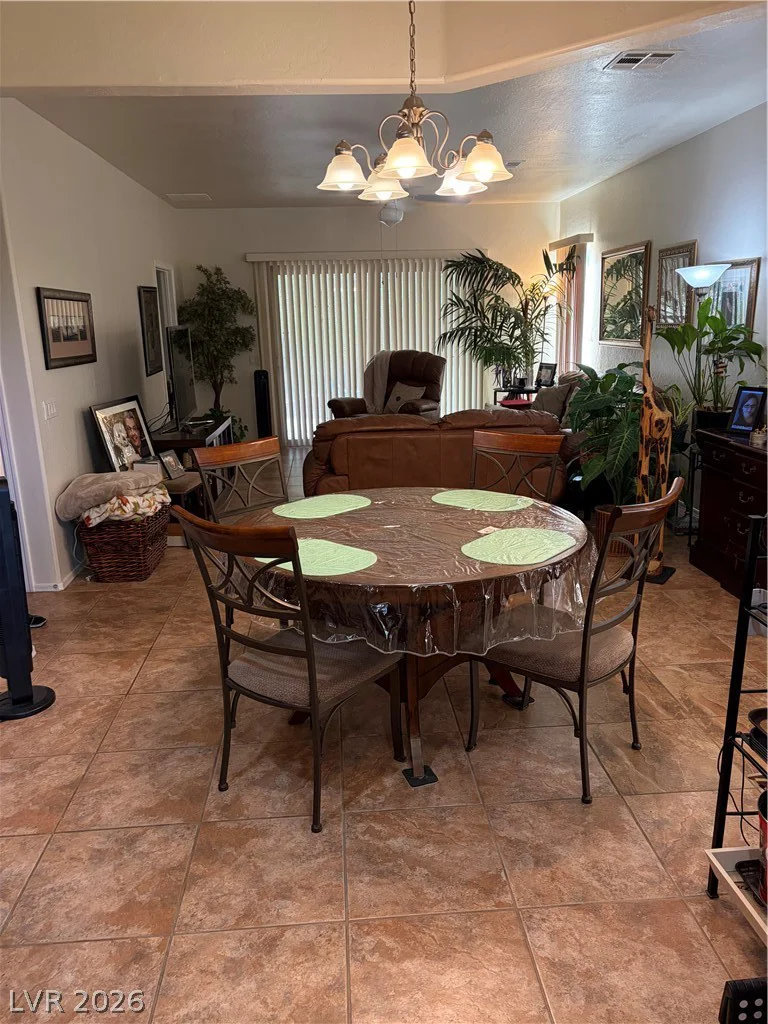 6131 Saddle Horse, Las Vegas, NV 89122