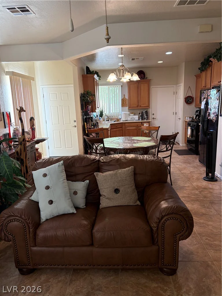 6131 Saddle Horse, Las Vegas, NV 89122