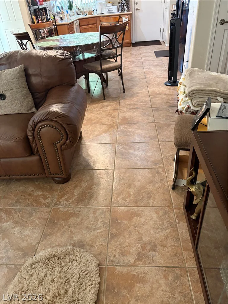 6131 Saddle Horse, Las Vegas, NV 89122