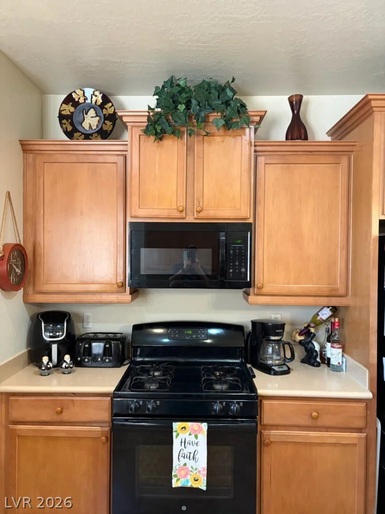 6131 Saddle Horse, Las Vegas, NV 89122