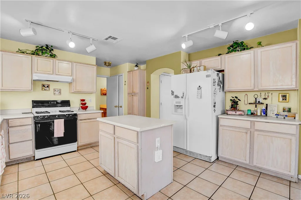 4612 Silver Shore, North Las Vegas, NV 89081