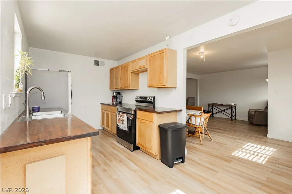 5128 Doe, Las Vegas, NV 89146