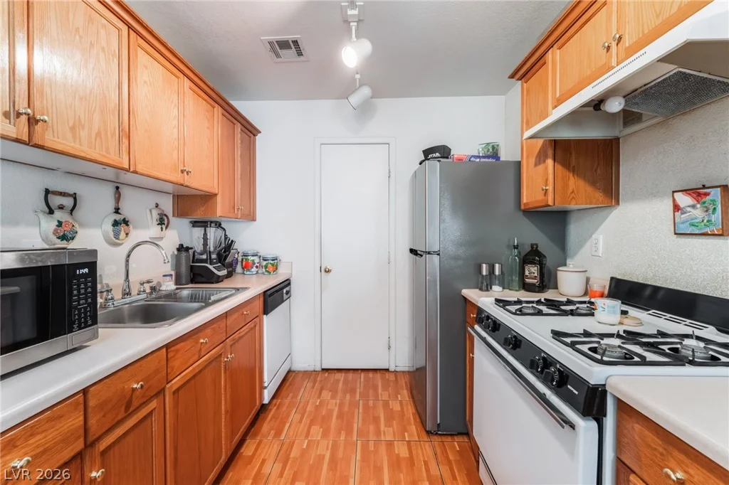 5330 Charleston, Las Vegas, NV 89142