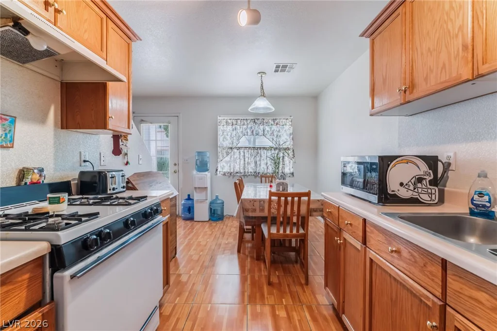 5330 Charleston, Las Vegas, NV 89142