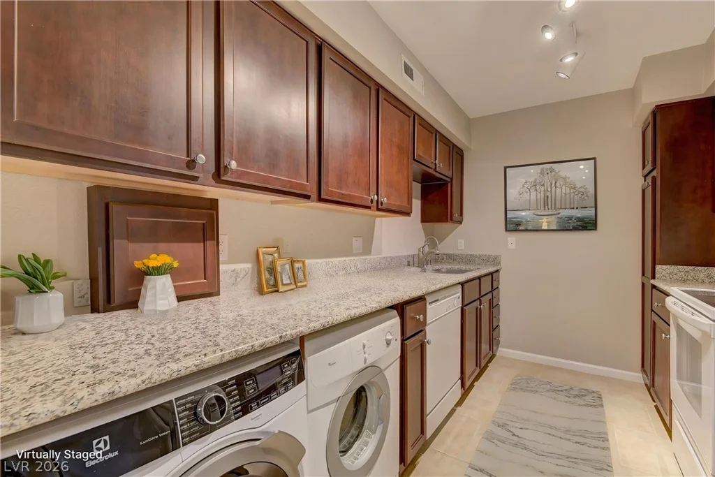 2867 Geary, Las Vegas, NV 89109