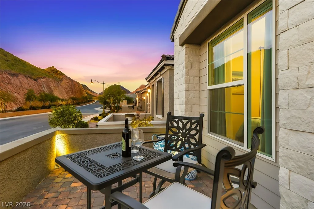 80 Tatahatso Point, Henderson, NV 89011