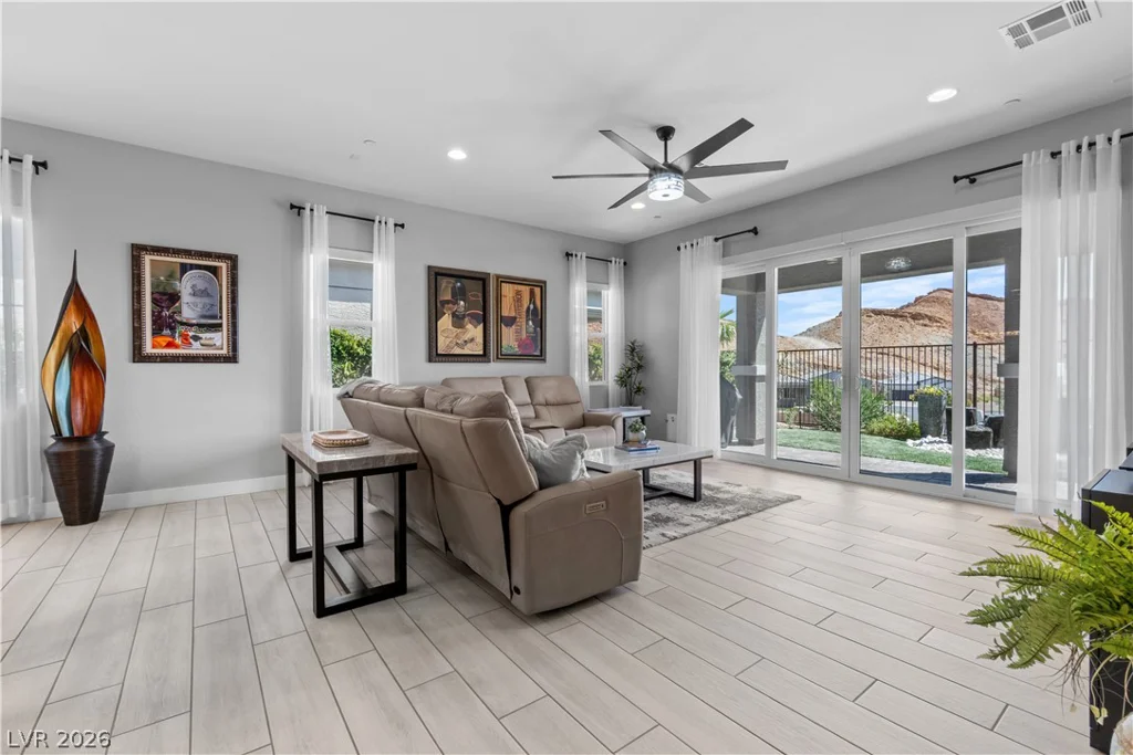 80 Tatahatso Point, Henderson, NV 89011