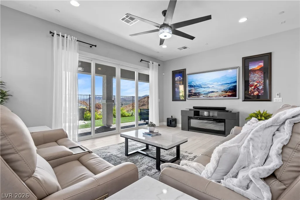 80 Tatahatso Point, Henderson, NV 89011