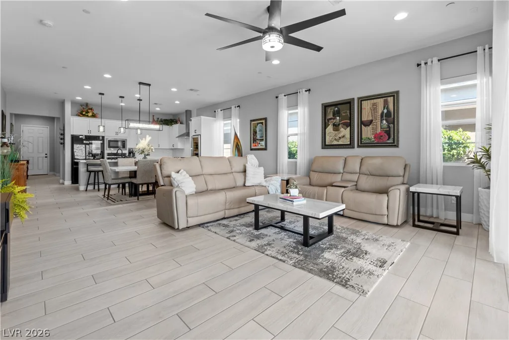 80 Tatahatso Point, Henderson, NV 89011