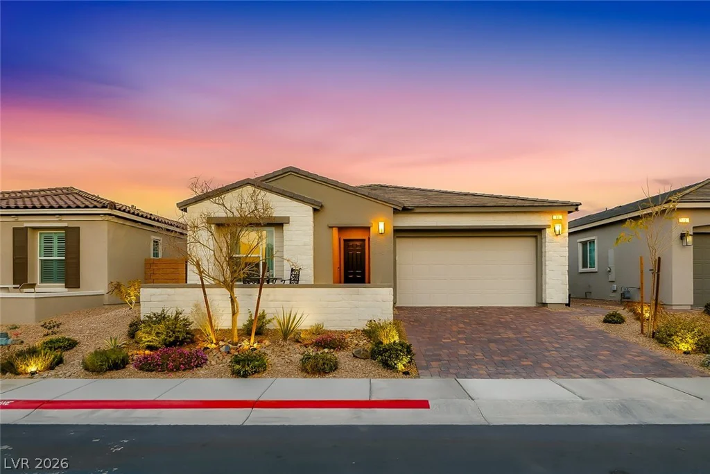 80 Tatahatso Point, Henderson, NV 89011