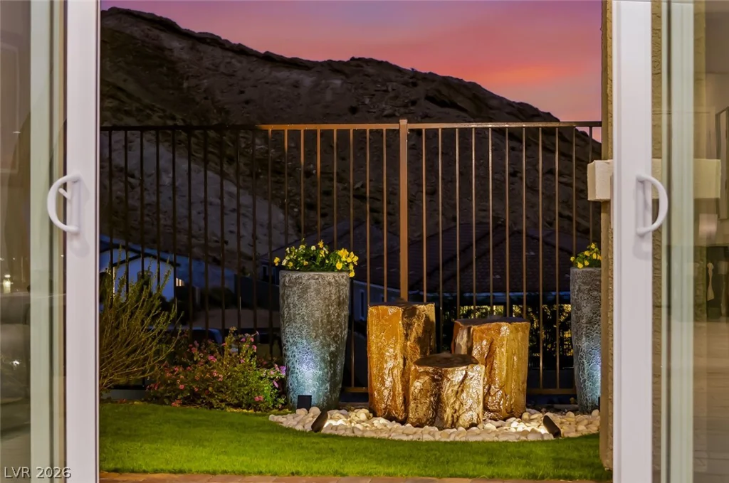 80 Tatahatso Point, Henderson, NV 89011