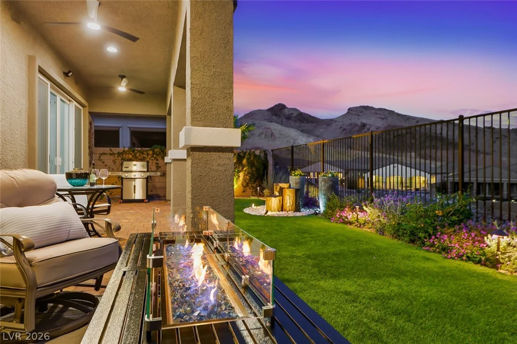80 Tatahatso Point, Henderson, NV 89011