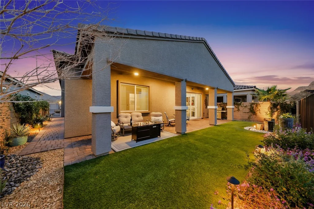 80 Tatahatso Point, Henderson, NV 89011
