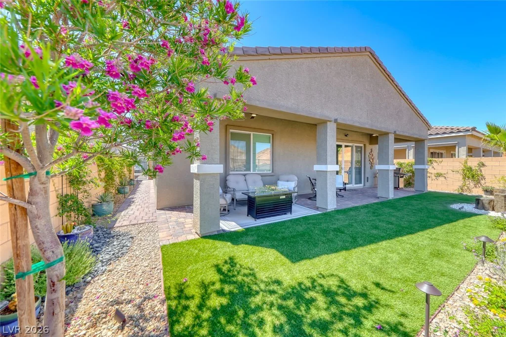 80 Tatahatso Point, Henderson, NV 89011