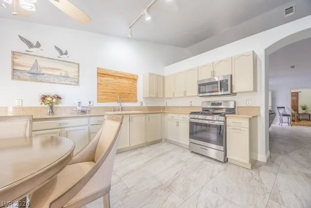 4533 Chestnut Blaze, North Las Vegas, NV 89032