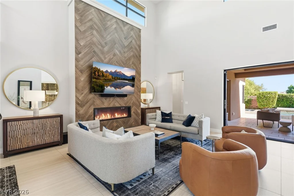 38 Moonfire, Las Vegas, NV 89135