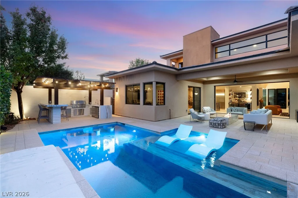 38 Moonfire, Las Vegas, NV 89135