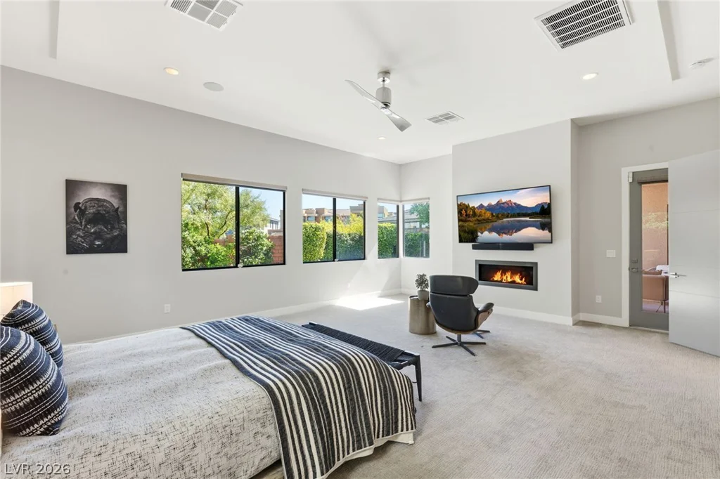 38 Moonfire, Las Vegas, NV 89135