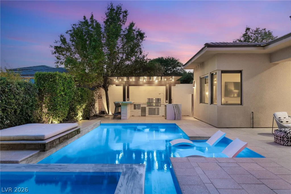 38 Moonfire, Las Vegas, NV 89135