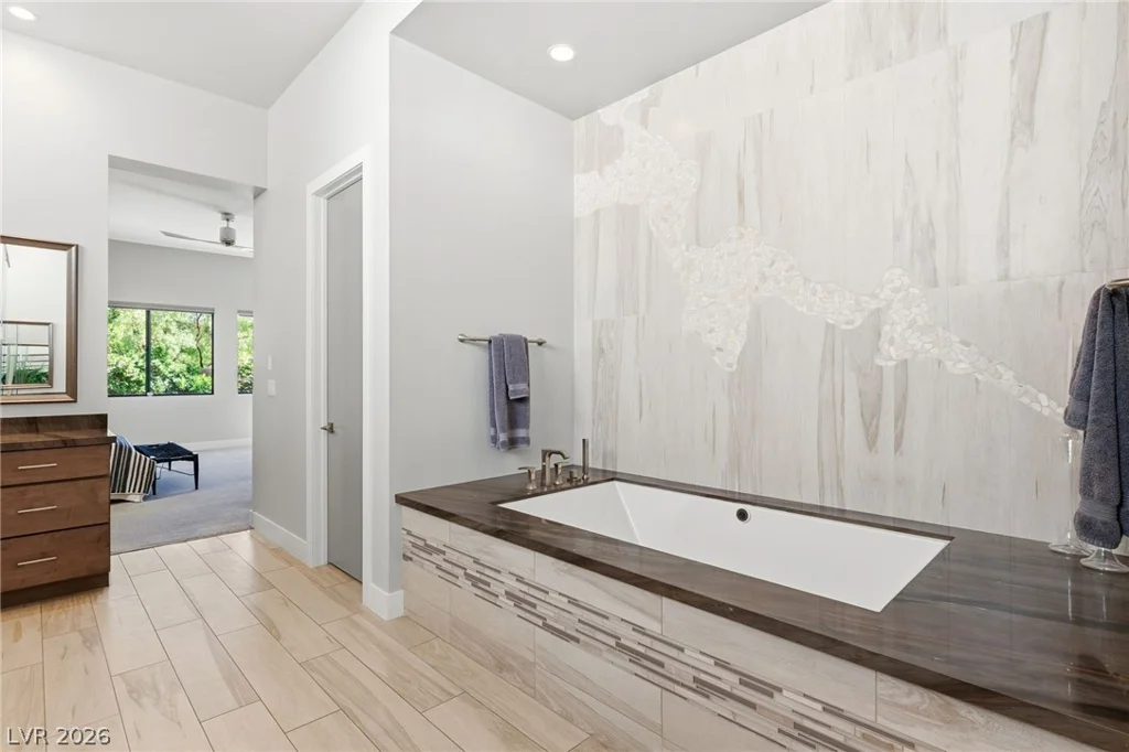 38 Moonfire, Las Vegas, NV 89135