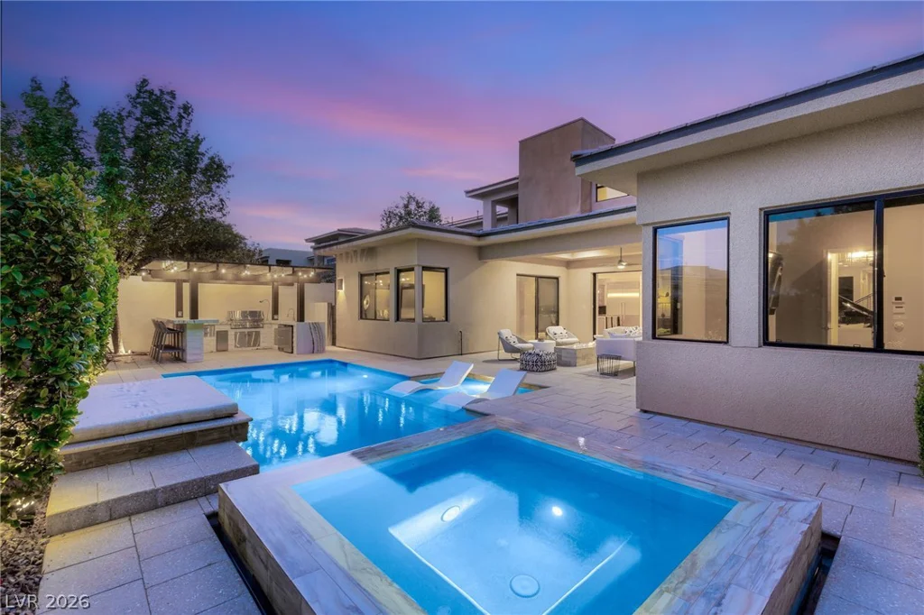 38 Moonfire, Las Vegas, NV 89135