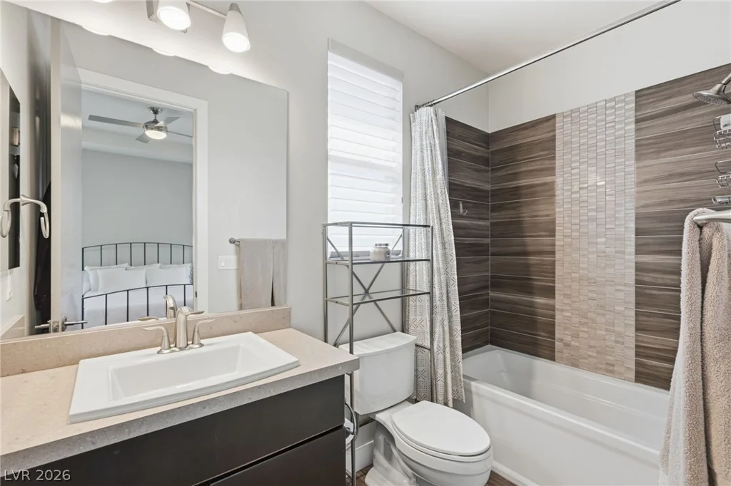38 Moonfire, Las Vegas, NV 89135