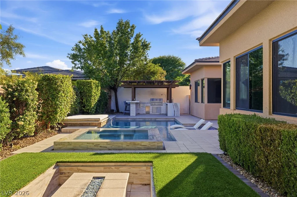 38 Moonfire, Las Vegas, NV 89135