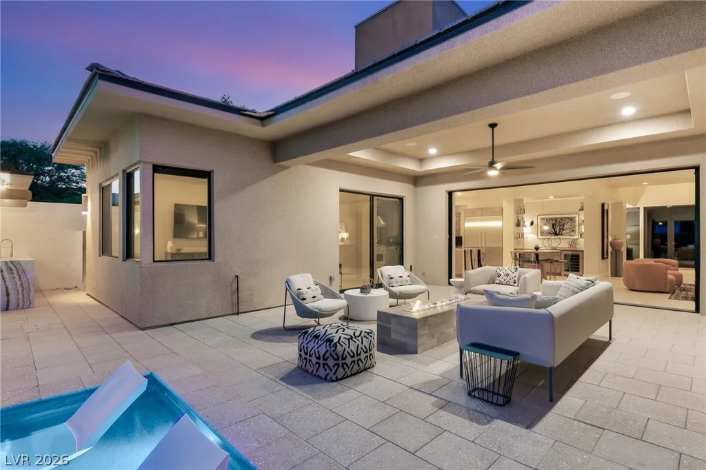 38 Moonfire, Las Vegas, NV 89135