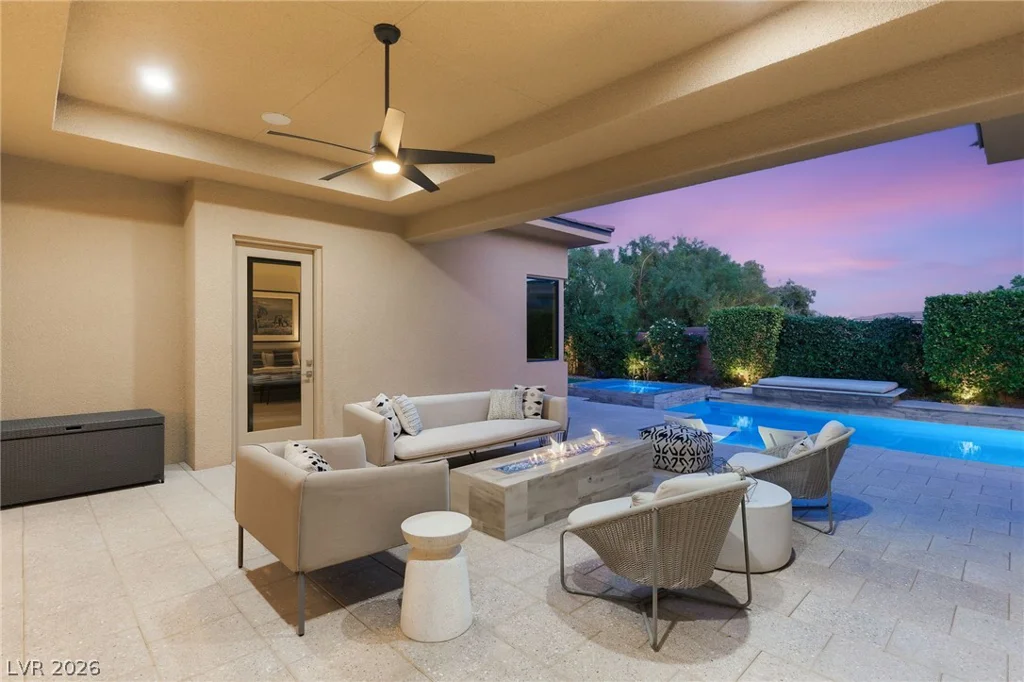 38 Moonfire, Las Vegas, NV 89135