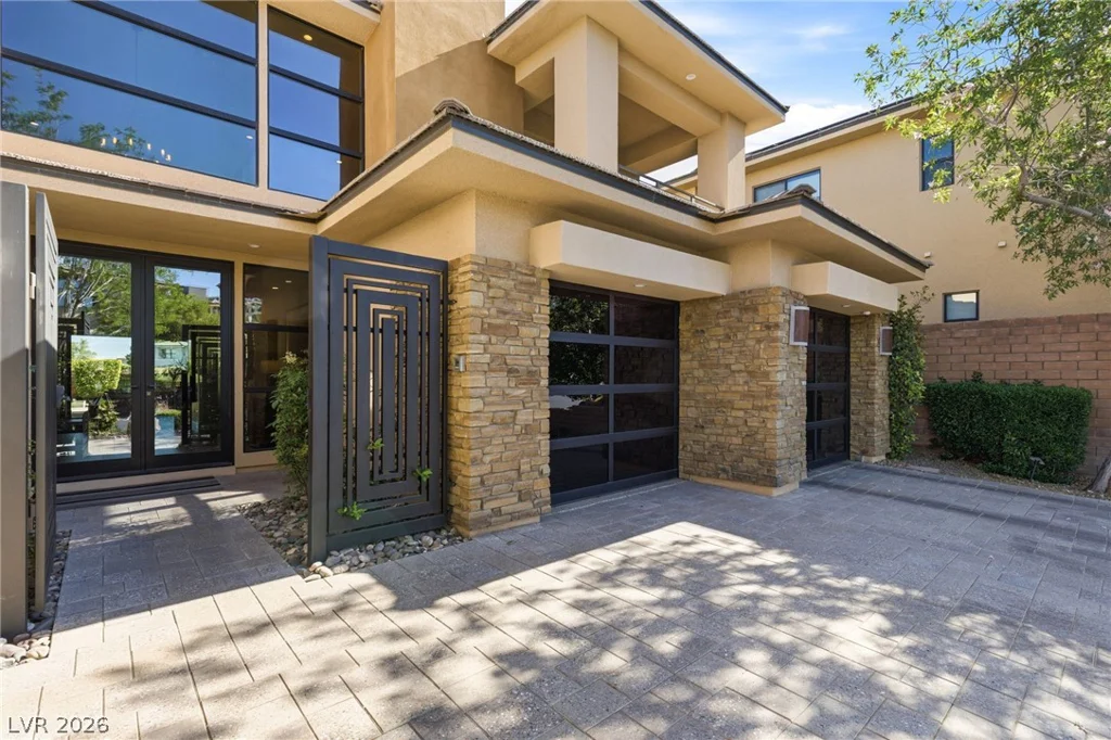 38 Moonfire, Las Vegas, NV 89135