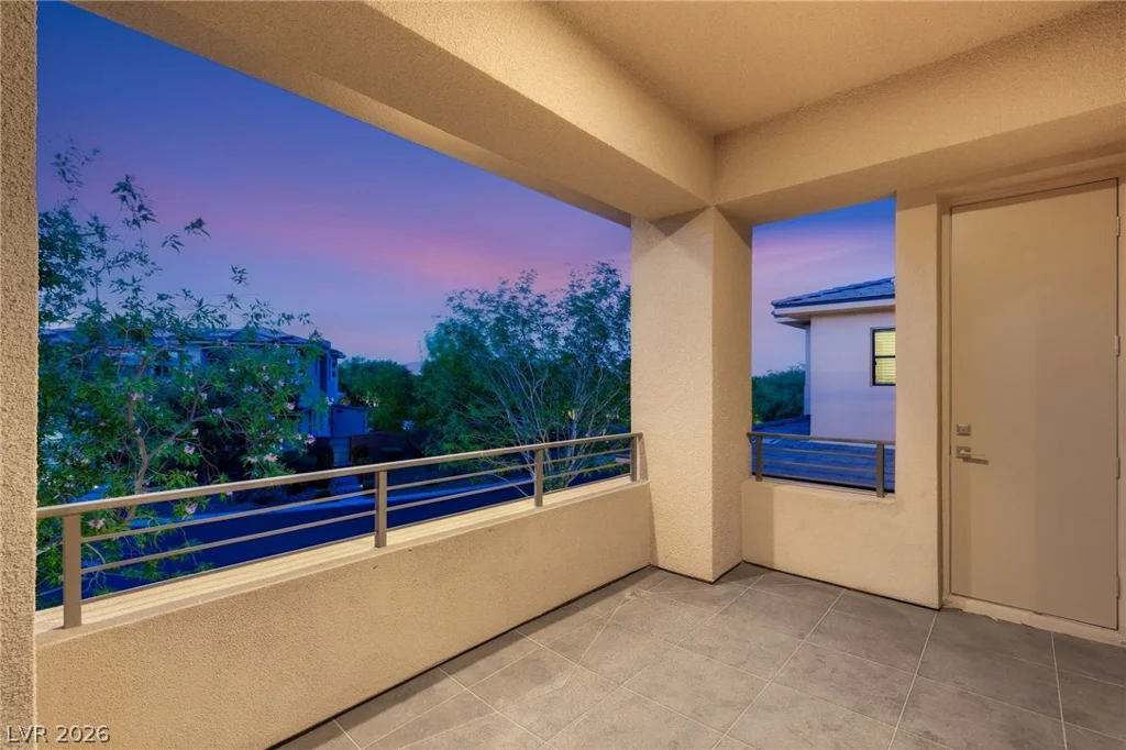 38 Moonfire, Las Vegas, NV 89135