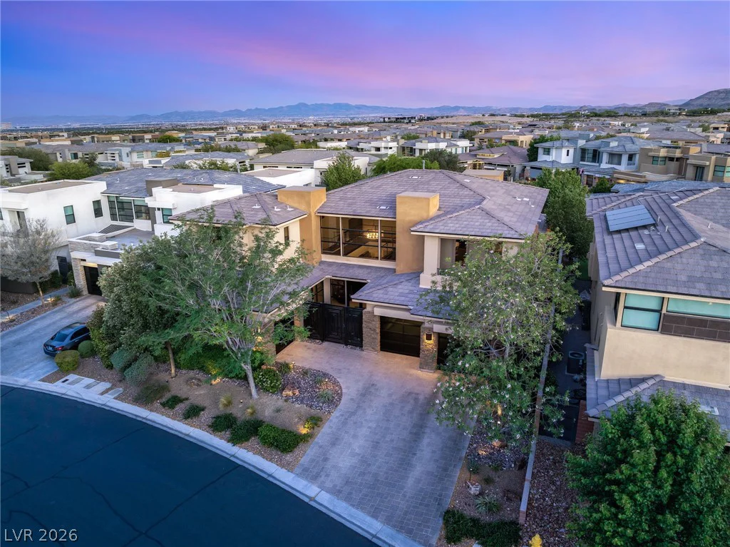38 Moonfire, Las Vegas, NV 89135