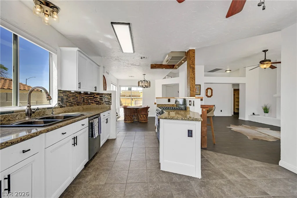 405 Cross, Henderson, NV 89015