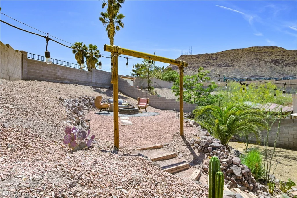 405 Cross, Henderson, NV 89015