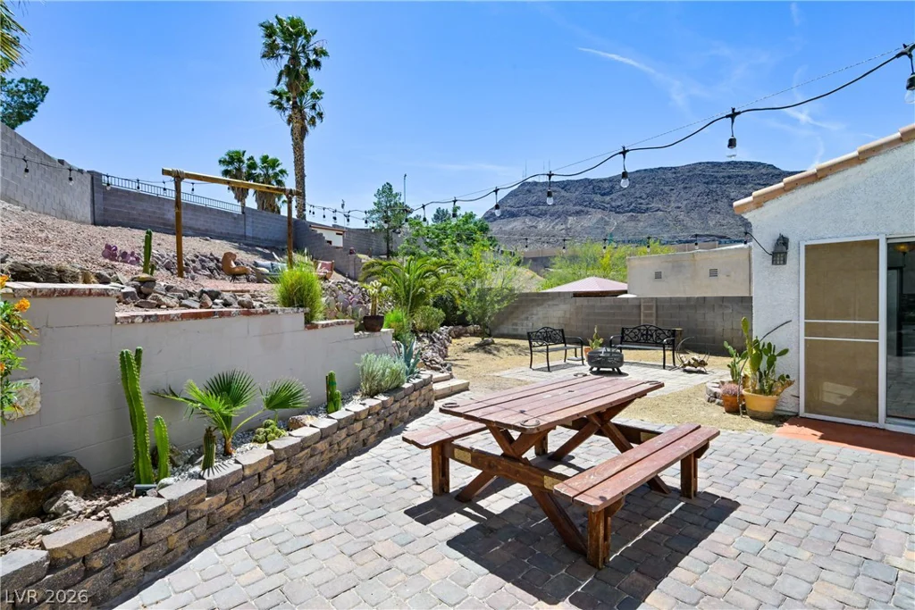405 Cross, Henderson, NV 89015