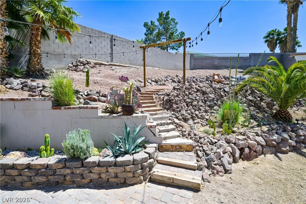 405 Cross, Henderson, NV 89015
