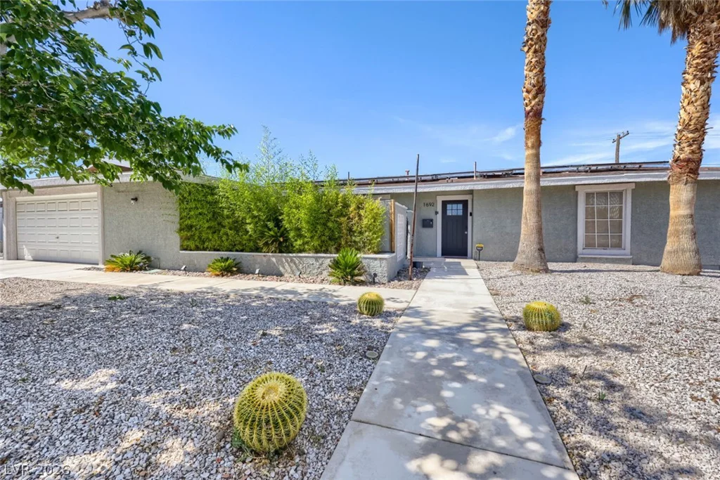 1692 Seneca, Las Vegas, NV 89169