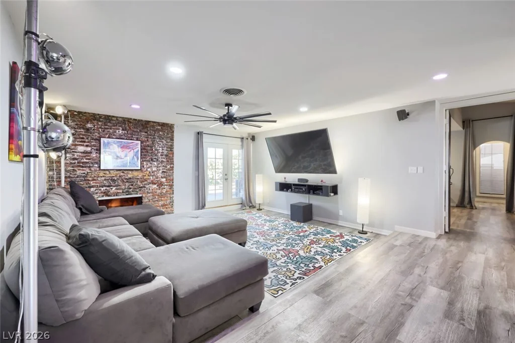 1692 Seneca, Las Vegas, NV 89169