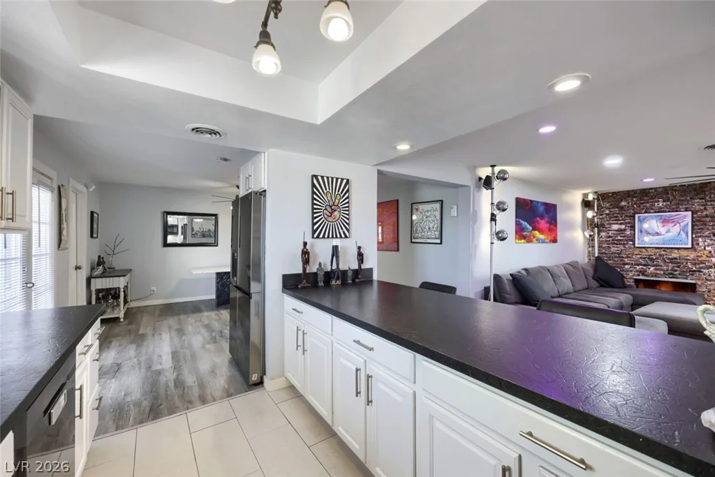 1692 Seneca, Las Vegas, NV 89169