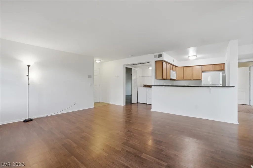 3145 Flamingo, Las Vegas, NV 89121