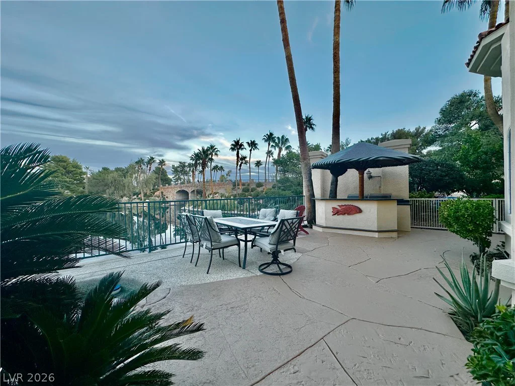 8101 Moonstone, Las Vegas, NV 89128