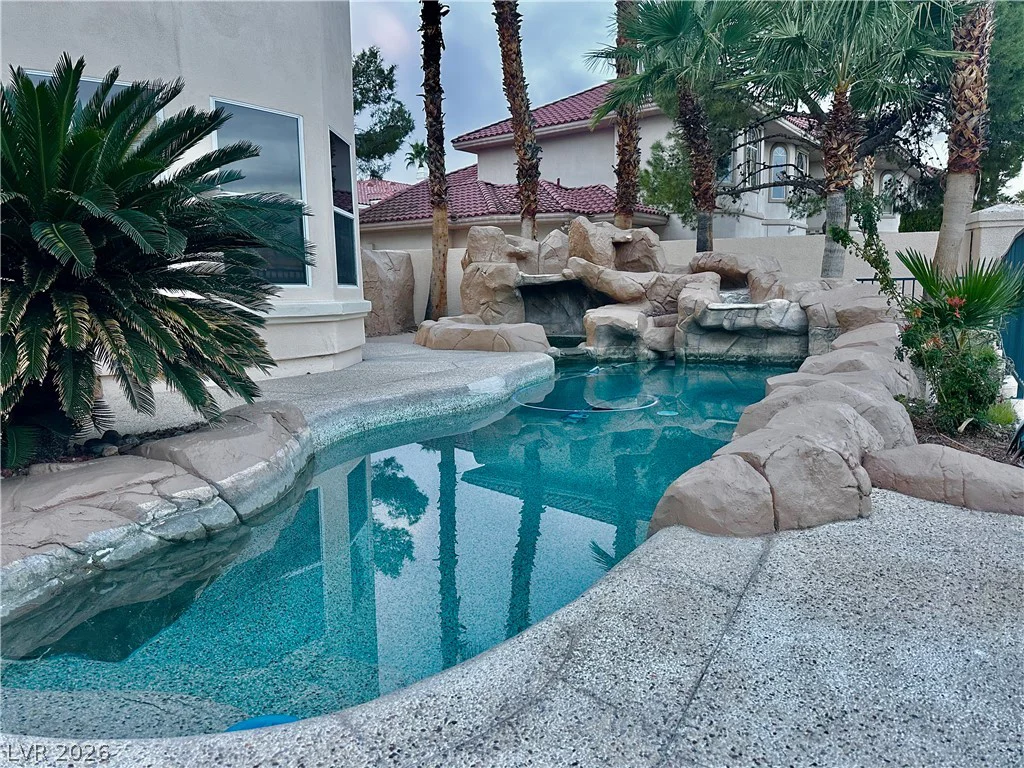 8101 Moonstone, Las Vegas, NV 89128