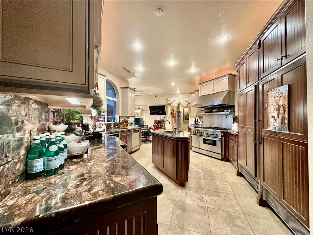 8101 Moonstone, Las Vegas, NV 89128