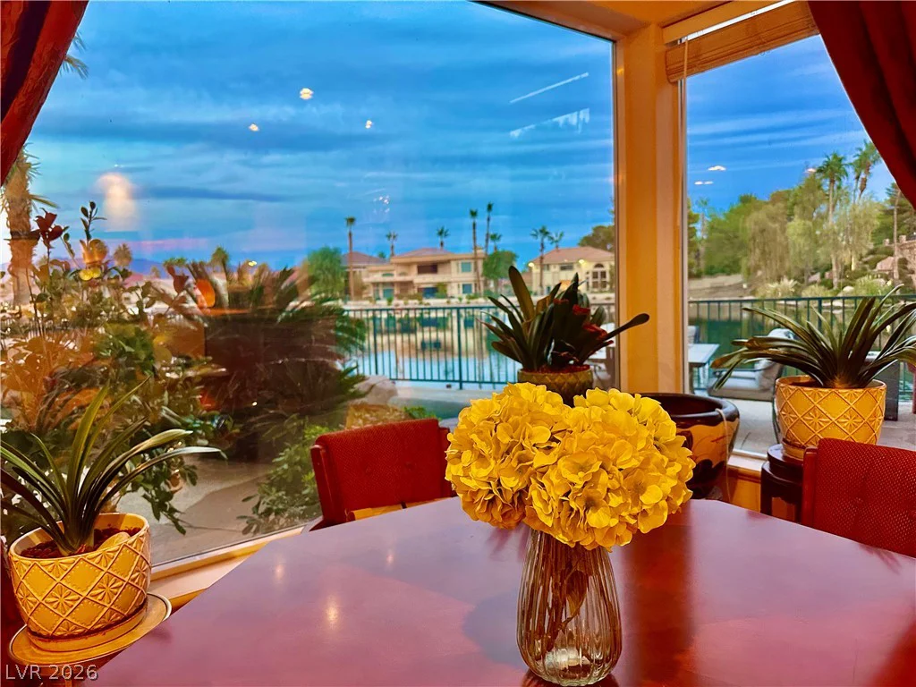 8101 Moonstone, Las Vegas, NV 89128