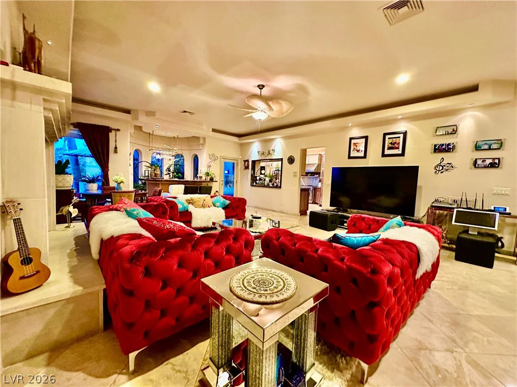 8101 Moonstone, Las Vegas, NV 89128