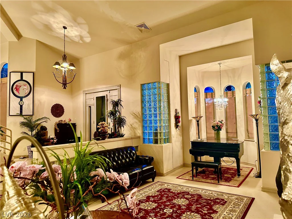 8101 Moonstone, Las Vegas, NV 89128