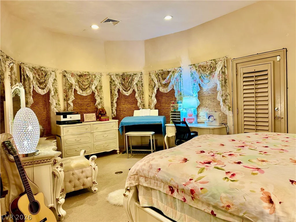 8101 Moonstone, Las Vegas, NV 89128