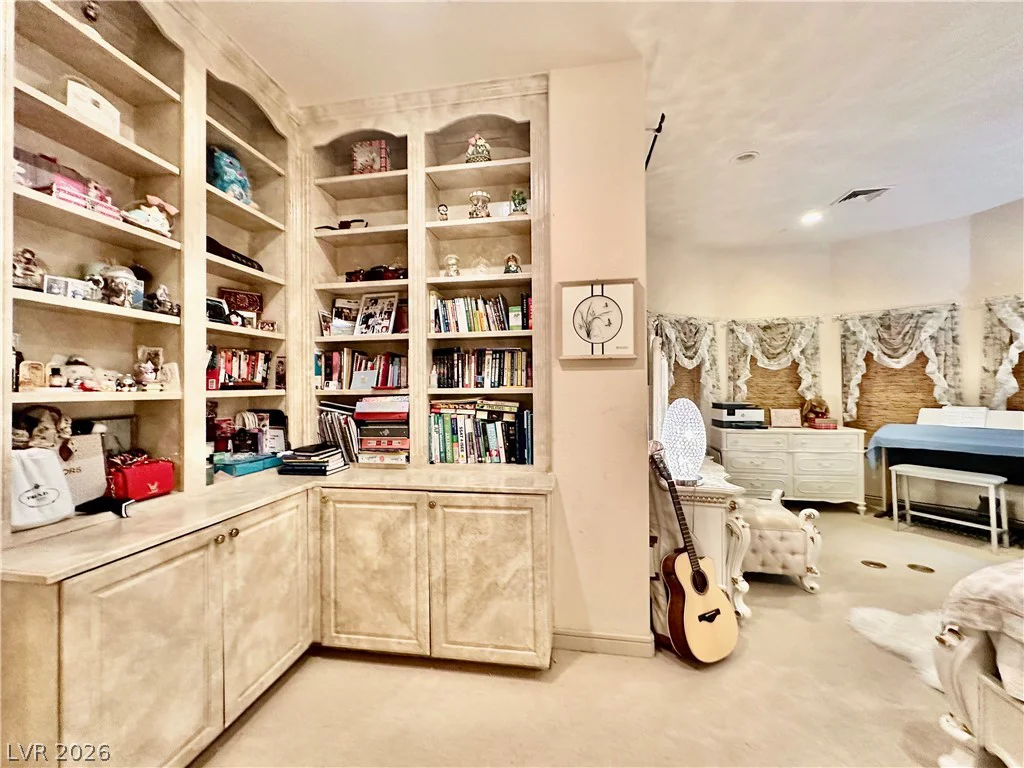8101 Moonstone, Las Vegas, NV 89128