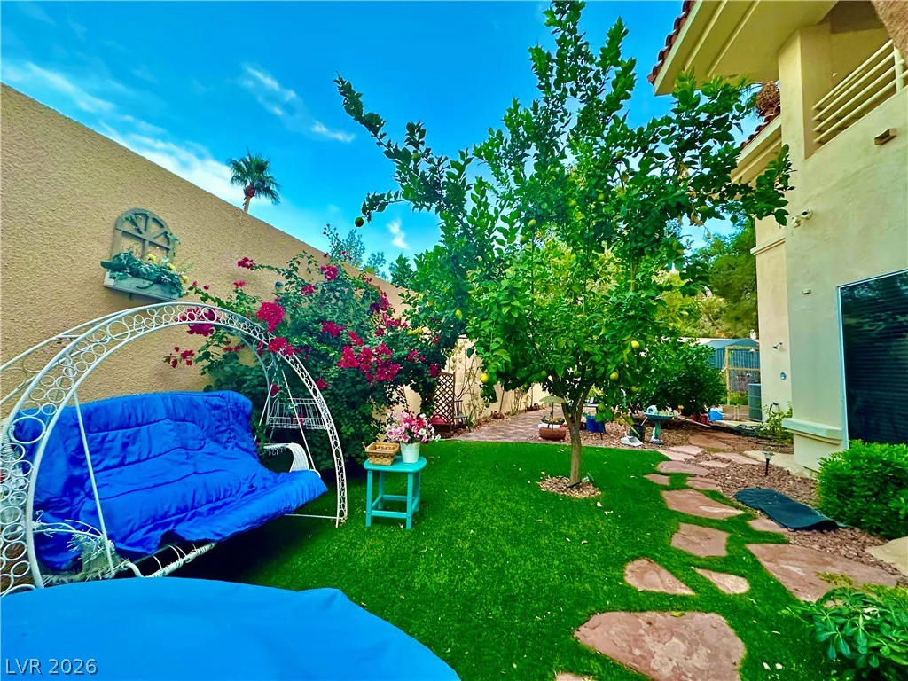 8101 Moonstone, Las Vegas, NV 89128
